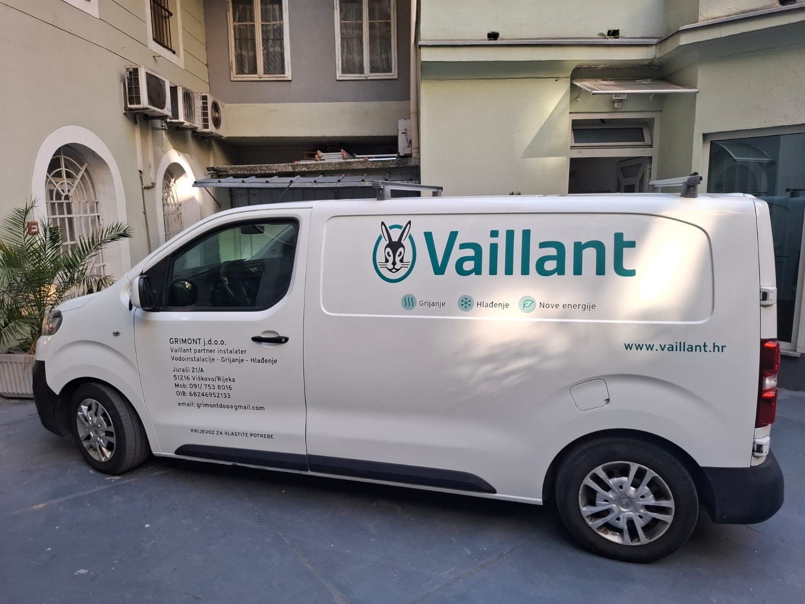 Grimont tim na poslu